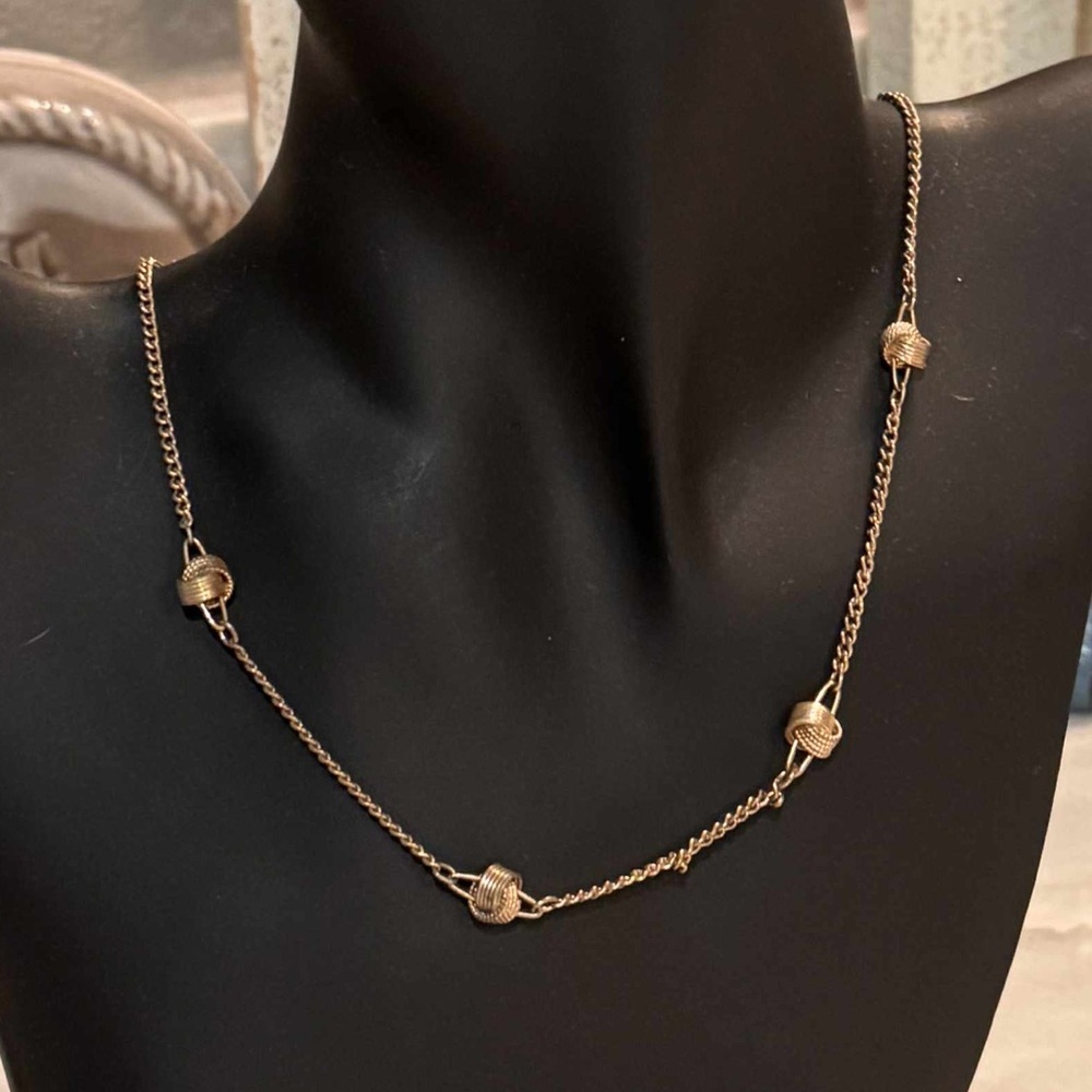 Vintage AVON Elegant Gold Knot Necklace